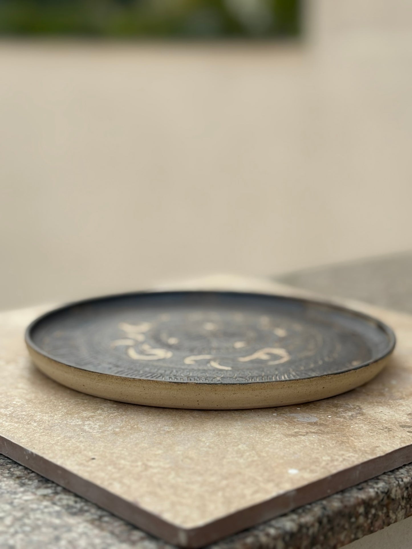 Gothic mandala patterned wall décor plate