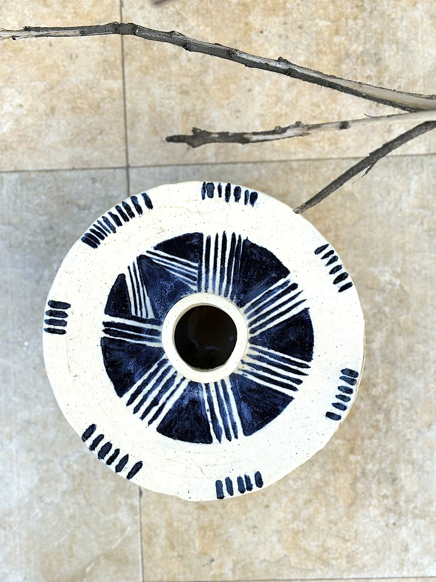 Solar crest vase